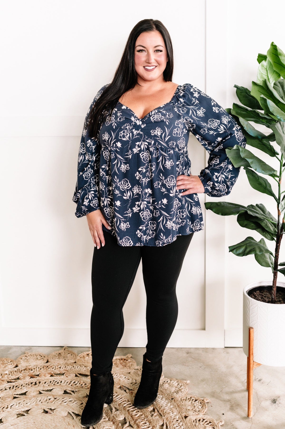 10.18 Sweetheart Floral Blouse In Midnight Navy