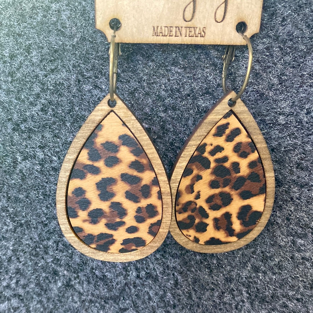 Large leopard teardrop